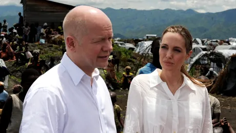 Angelina Jolie, preocupată de soarta femeilor din Congo
