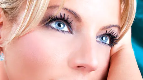 Ce probleme de sănătate riscă persoanele cu ochi albaştri?