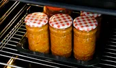 Unde se ține zacusca: în frigider sau la temperatura camerei? Mulți români procedează greșit