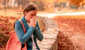 „Nu e gripă, e alergie!” De ce tot mai mulți români strănută toamna din cauza vremii