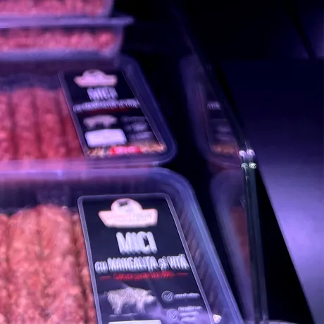 Din ce sunt făcuți cei mai scumpi mici din România. Costă 46 lei/kg în LIDL