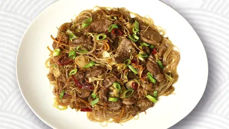 Noodles cu raţă iute-dulce, reţeta asiatică de Florin Dumitrescu