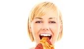 Câte minute trebuie să alergi ca să arzi caloriile din 2 felii de pizza