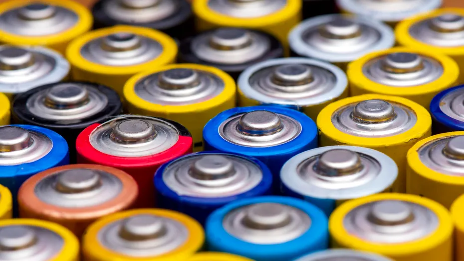 Tratamentul surprinzător prescris de medici pentru o fetiță care a înghițit o baterie: consumul de miere