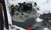 În ce stare se află copiii din mașina care a plonjat în râul Bistrița. Fratele lor de 14 ani a murit