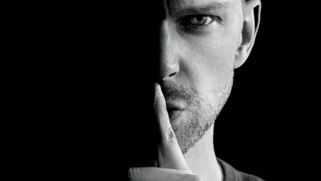 Personalitatea narcisică: cum ne purtăm cu ea