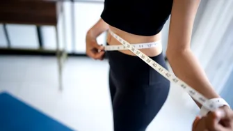 Cum să slăbești fără să mănânci mai puțin. Recomandarea nutriționiștilor
