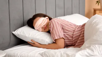 Este sau nu recomandat să dormi fără lenjerie intimă? Ce spun medicii