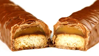 Cum să faci acasă batoane Twix fără zahăr. Cea mai simplă rețetă, din patru ingrediente
