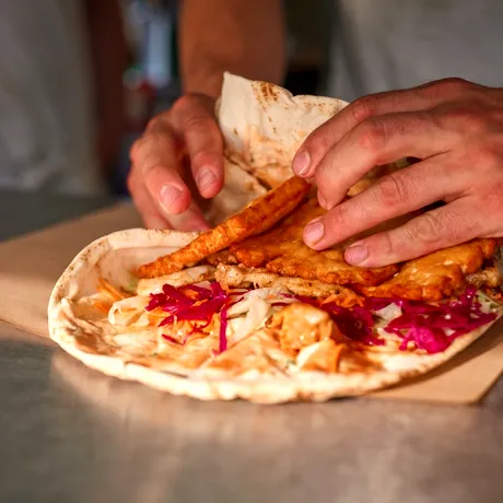 Rețeta ORIENTALĂ care a cucerit internetul. Șaorma de pui la tavă, delicioasă și ușor de preparat acasă