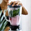 Cum să cureți blenderul în mai puțin de un minut. Ai nevoie de două ingrediente