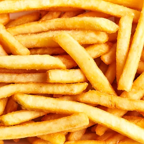 Cum să faci cartofi prăjiți delicioși, la fel ca la restaurant? Bagă-i la fermentat. Trucul folosit de mulți bucătari