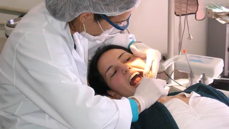 5 semnale că trebuie să-ți faci o programare la dentist