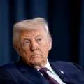 Boala de care suferă Donald Trump. Ce este insuficiența venoasă cronică / VIDEO