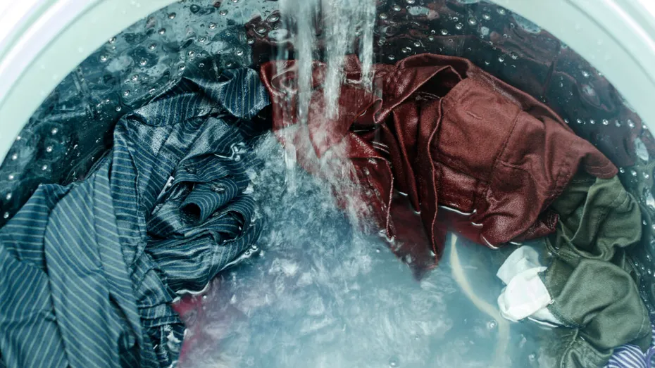 De ce nu trebuie să umpli până la refuz mașina de spălat. Probleme grave care pot apărea și cum le poți evita