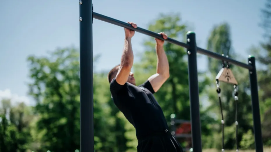 Ce se întâmplă cu corpul tău dacă faci 30 de tracțiuni/zi timp de o lună
