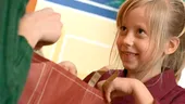 Pediatrii avertizează: geanta mamei - un pericol pentru copii!