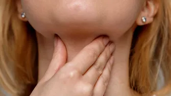Cum să tratezi corect durerea în gât. Trei tipuri pe care trebuie să le recunoști după simptome și cum să le vindeci acasă