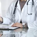 E oficial! Românii care nu mai pierd bani la concediul medical. Măsura intră în vigoare de la 1 iunie 2026
