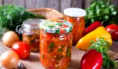 Zarzavat la borcan pentru iarnă. Rețeta simplă care te ajută să ai legume pentru ciorbă tot sezonul rece