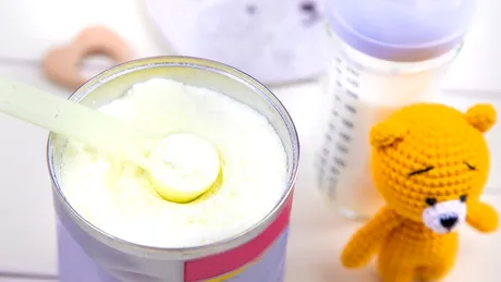 Alertă alimentară! Autoritatea Naţională Sanitară şi pentru Siguranţa Alimentelor retrage mai multe loturi de lapte praf pentru bebeluși