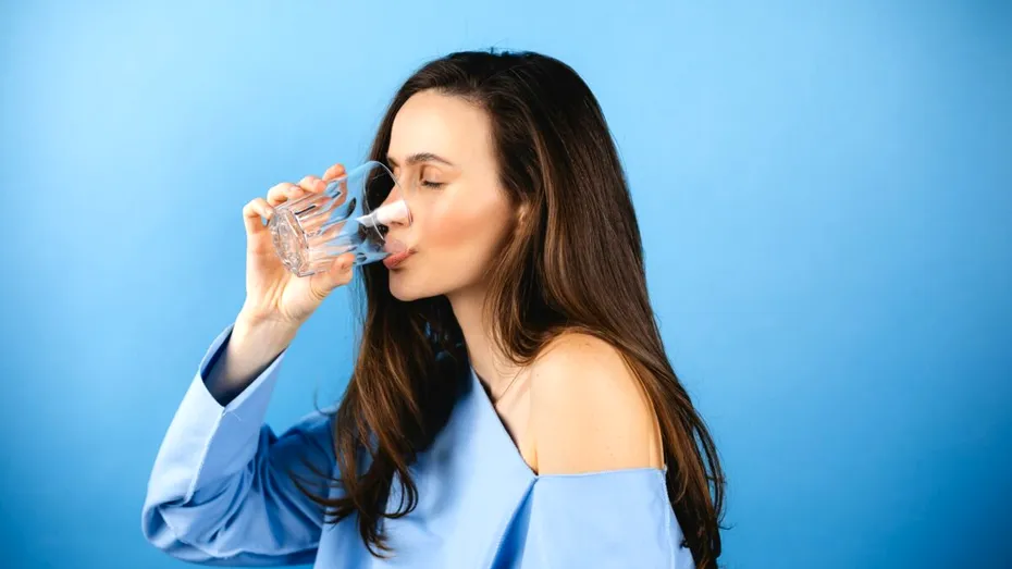 Tendințe în postul cu apă pe care toată lumea le va urma în 2025