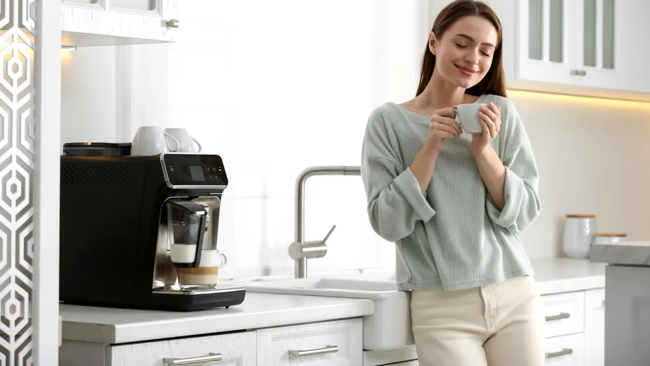 Bei cafeaua pe stomacul gol? Cum faci ca acest lucru să fie un obicei sănătos