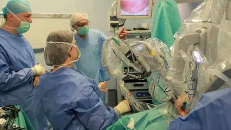 Obezitate la 25 de ani - chirurgia obezităţii în premieră: operaţia bariatrică cu robotul da Vinci