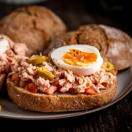 Dieta cu care un medic a reușit să slăbească 9 kilograme în 12 săptămâni și să-și aducă diabetul în remisie. Se ține doar 2 zile pe săptămână