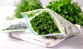 Cum congelezi corect verdețurile pentru vară. Trucuri simple ca să își păstreze aroma și prospețimea