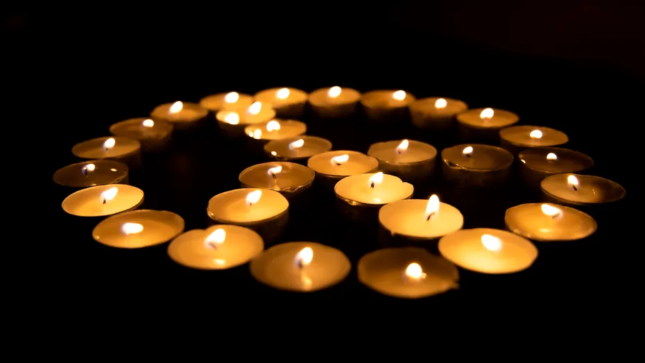 Ce îi spunem unei persoane atunci când trece prin doliu