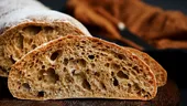 Pâinea care te ajută să slăbești și să reduci colesterolul. E permisă în dietă