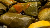 Dolmades - sărmăluțe în foi de viță – rețetă grecească vegană