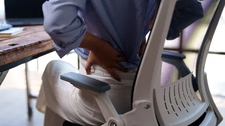 Stai mult pe scaun? Nici sportul nu poate anula complet efectele statului prelungit