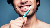 Periajul dentar de două ori pe zi previne disfuncţia erectilă