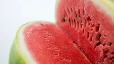 Câte calorii are o felie de pepene roșu? Mare atenție la fructul tău preferat vara aceasta