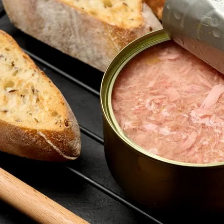 Care sunt alimentele otrăvitoare pe care le punem în farfurie, de la fructe și legume la pește la conservă