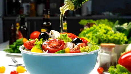 Cum să reduci caloriile de la cină! Sfaturi simple pentru o masă de seară mai ușoară