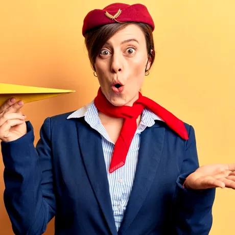 Ce haine să nu porți în avion! O stewardesă te sfătuiește cum să călătorești confortabil și igienic