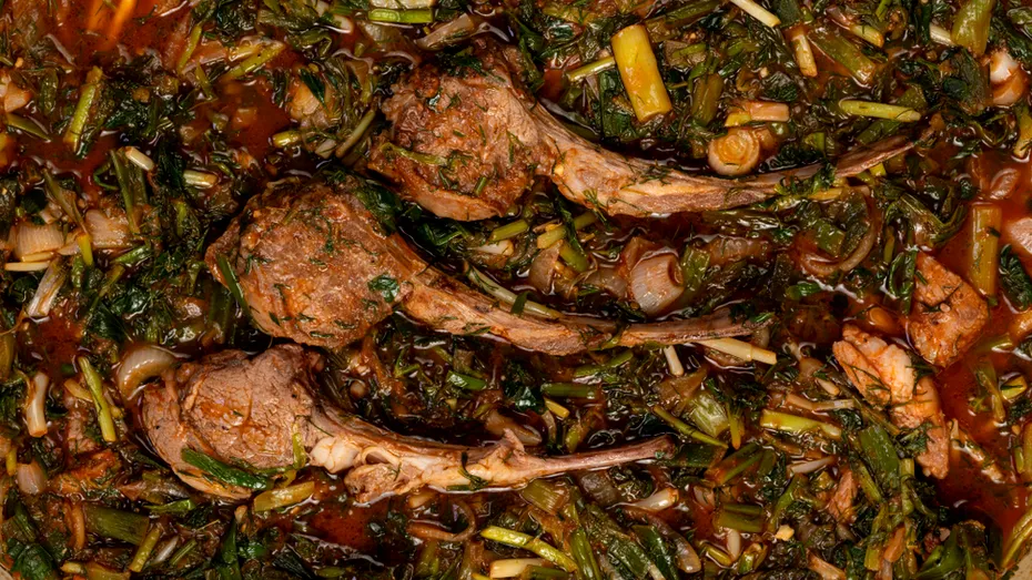 Stufat de miel. Rețeta tradițională de Paște care umple casa de arome