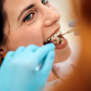 Prevenție sau estetică în stomatologie? Cum s-a schimbat comportamentul pacientului român