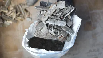 Cum să folosești cenușa din sobă ca parfum de cameră. Scapi de mirosurile persistente sau de aer stătut. 6 moduri în care o mai poți folosi la curățenie