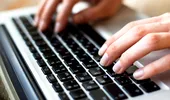 Cum te îmbolnăveşte tastatura. Bolile secrete ale scrisului la calculator – VIDEO by CSID
