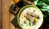 Cea mai bună rețetă de ciorbă de miel cu tarhon și smântână. Trucul genial prin care scapi de mirosul specific de oaie
