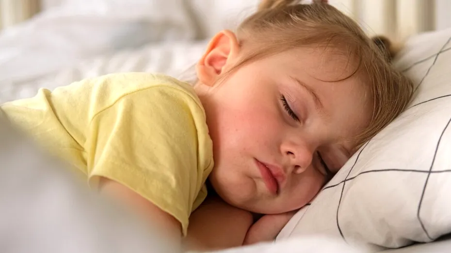 Schimbarea orei de vară în 2026! Cum îți afectează copilul și ce pot face părinții pentru a-l ajuta