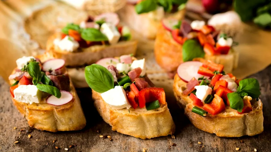 Descoperă aromele lumii: 10 rețete internaționale de aperitive