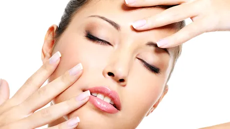 4 modalități de a calma pielea sensibilă
