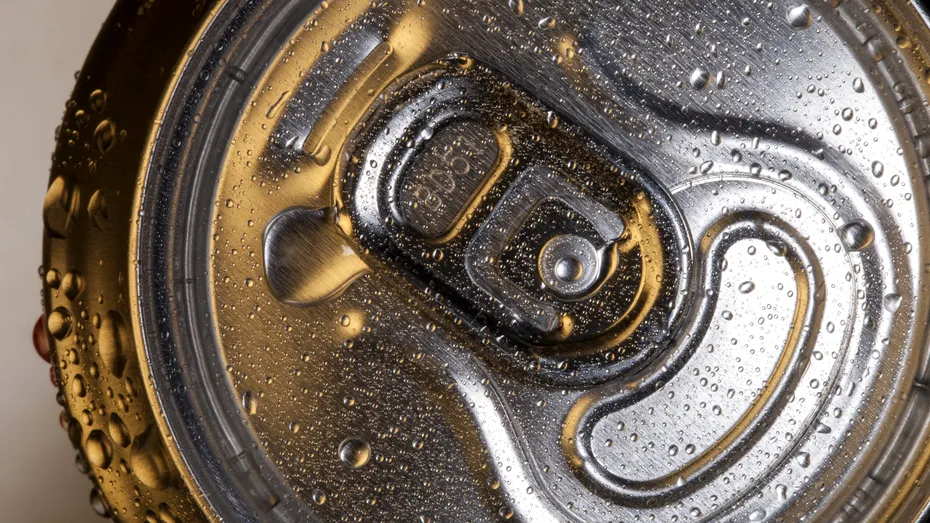 OTRAVA pe care o beau zilnic milioane de români. Tot organismul e afectat, inclusiv creierul!