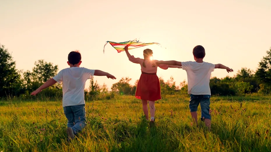 Calendarul alocațiilor pentru copii în octombrie 2025. Când intră banii pe card