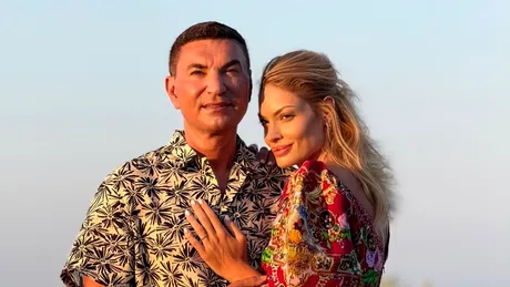 Valentina Pelinel are încă forme de fotomodel. A apărut pe iaht, în Capri, alături de Cristi Borcea